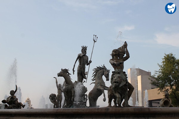 Fountain of Neptune | Dental Tourism Monterrey