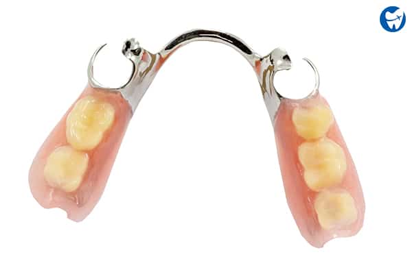 Denture with lock