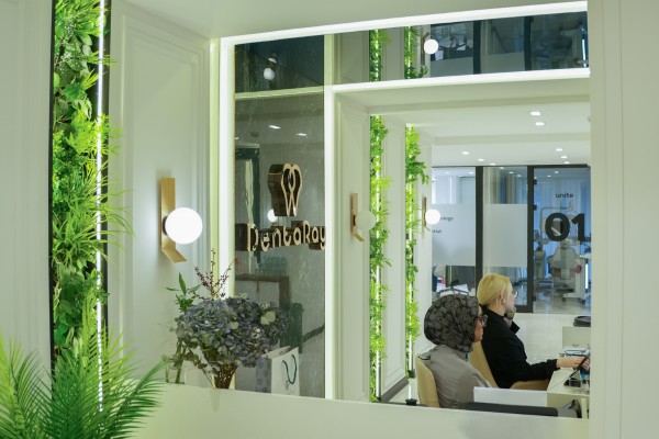 Picture of the reception of Dentaray clinic in Istanbul, Turkey