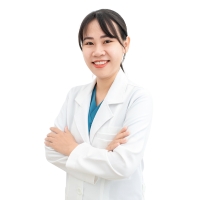 Doctor at HoaSu dental clinic in Vietnam