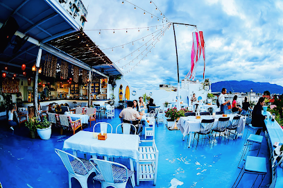 JAI LOY CAFE & ROOFTOP