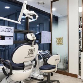 Dental Treatment Room inside 365 Seoul OneTop Dental Clinic
