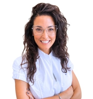 Dr. Clara González