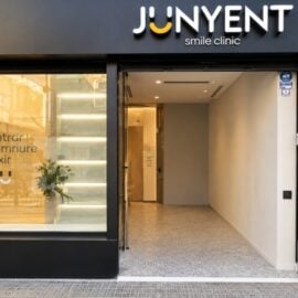 Exterior of Junyent Estudi Dental